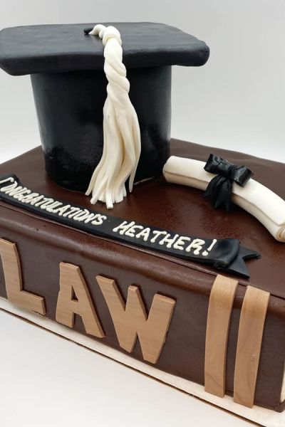 law-grad-cake.jpg