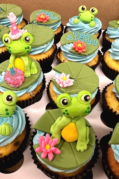 frog cupcakes.jpg