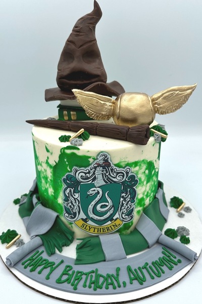 slytherlin cake.jpg